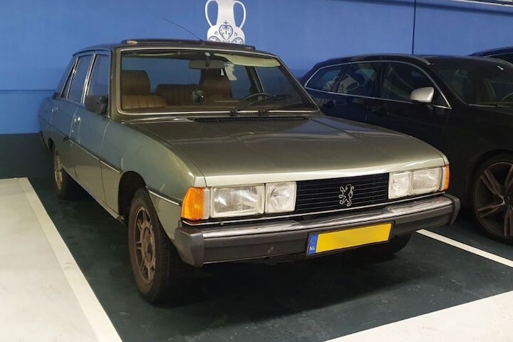 Peugeot 604
