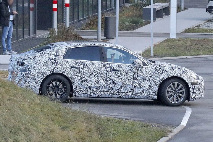 Spyshots Mercedes-Benz EQC Sedan
