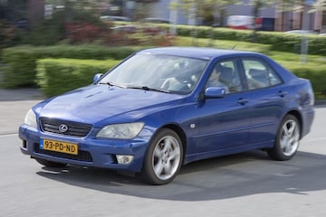 Lexus IS 200