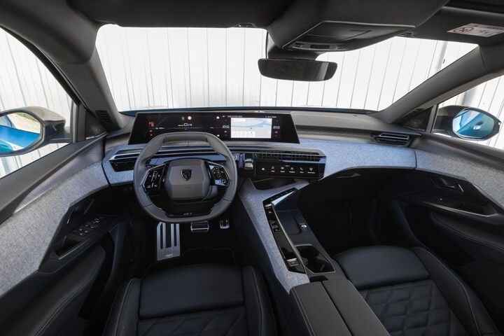 Peugeot e-3008