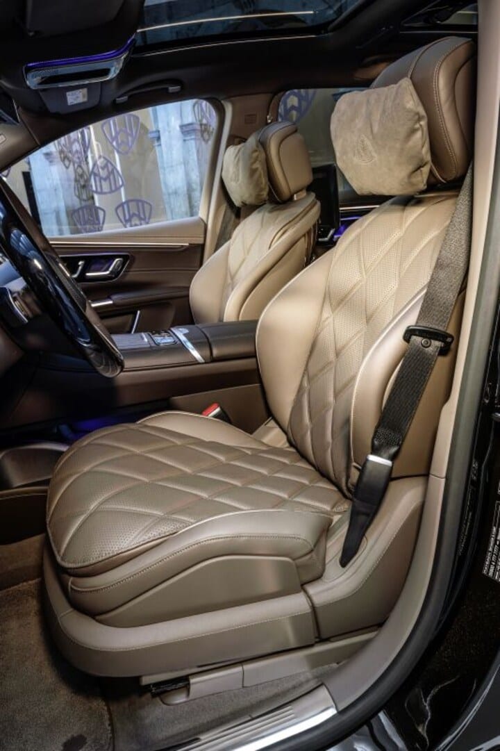 Mercedes-Maybach EQS SUV 680