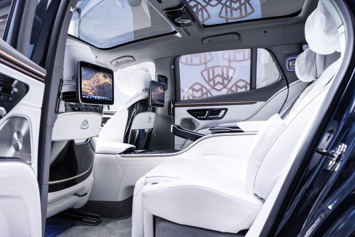 Mercedes-Maybach EQS SUV 680