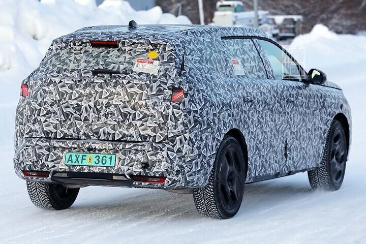 Spyshots Peugeot e-5008