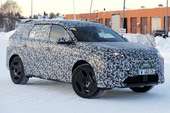 Spyshots Peugeot e-5008
