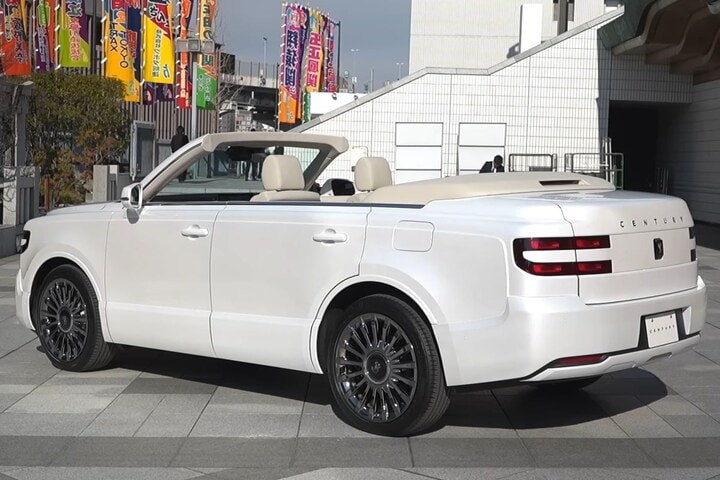 Toyota Crown Crossover Cabriolet en Century SUV Cabriolet