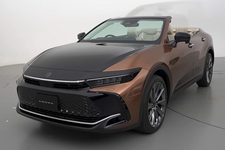 Toyota Crown Crossover Cabriolet en Century SUV Cabriolet