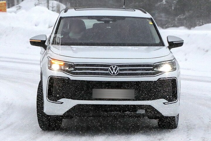 Spyshots Volkswagen Tayron