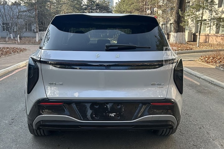 Hongqi EHS7