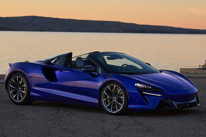 McLaren Artura Spider
