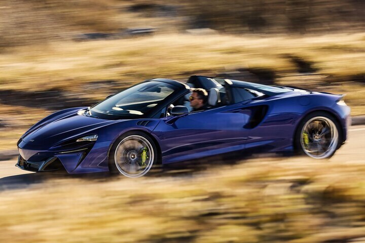 McLaren Artura Spider