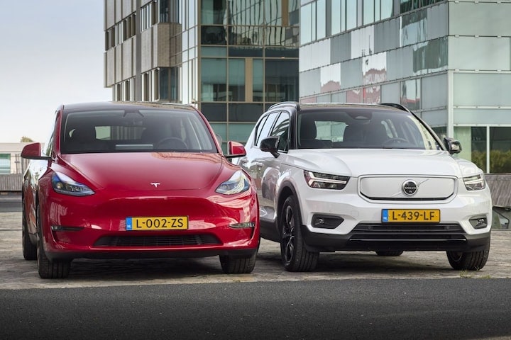 Volvo XC40 - Tesla model Y