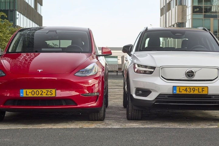 Volvo XC40 - Tesla model Y
