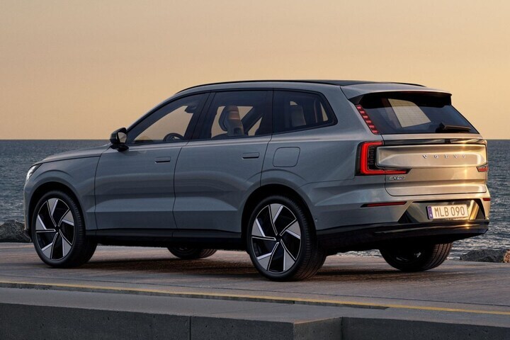Volvo EX90