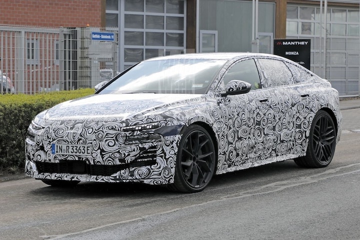 Audi RS6 e-tron spyshots