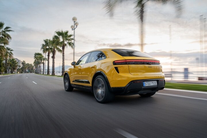 Porsche Macan Turbo 2024