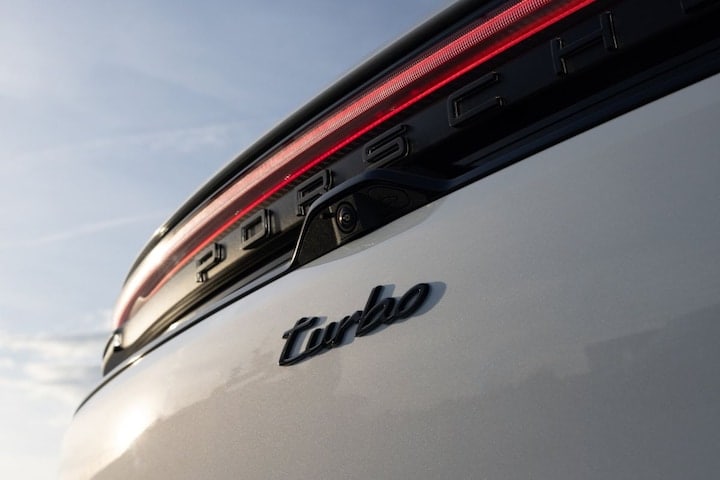 Porsche Macan Turbo 2024