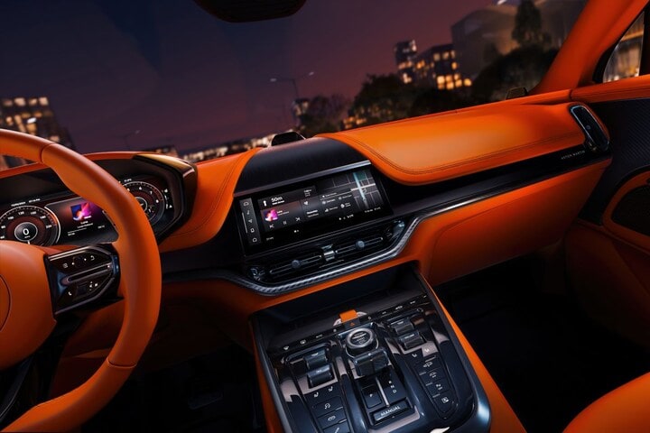 Aston Martin DBX