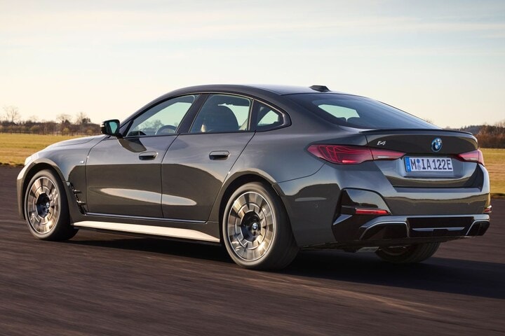 BMW i4