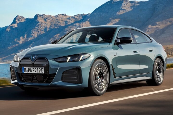 BMW i4
