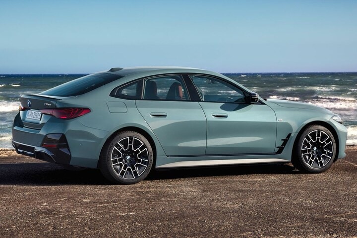 BMW i4