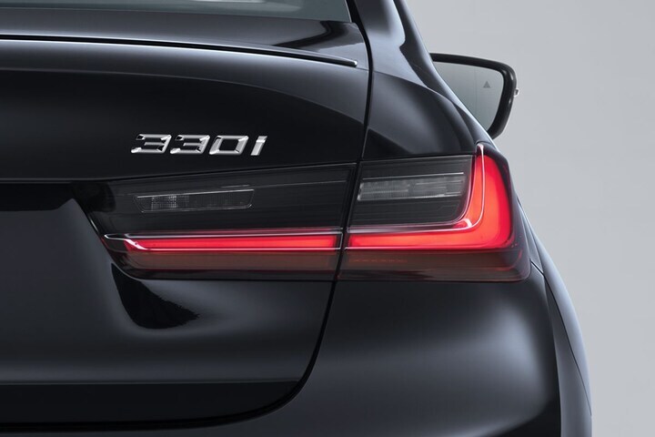 BMW 330i