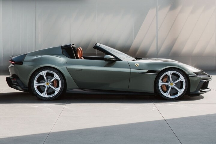 Ferrari 12Cilindri Spider