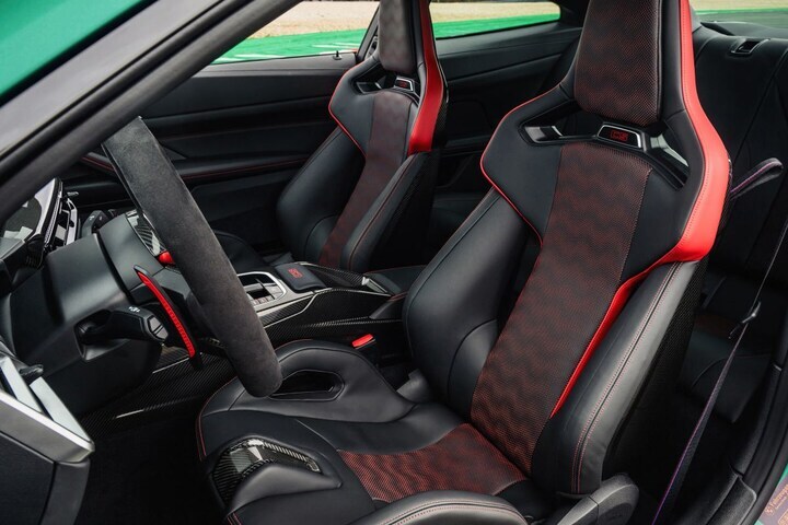 BMW M4 CS