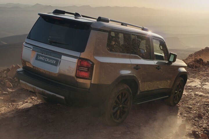 Toyota Land Cruiser Van