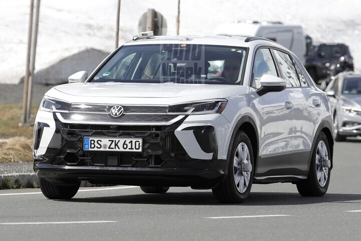 Volkswagen T-Roc Spyshots