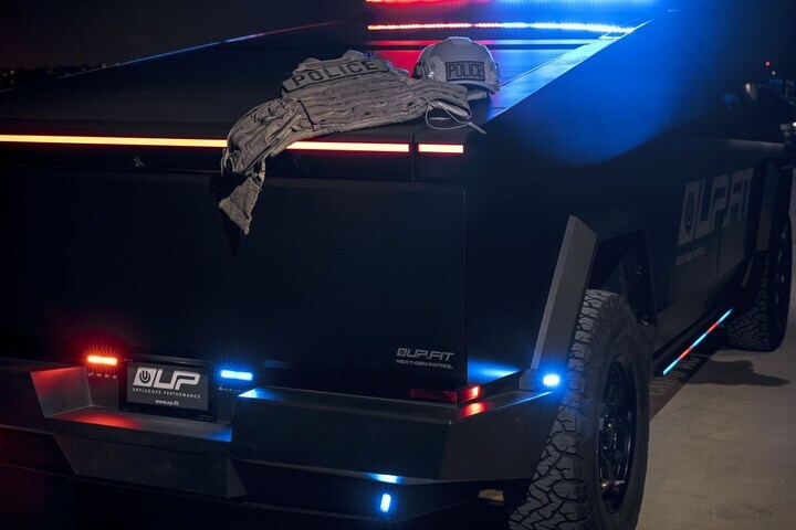 Tesla Cybertruck Up.Fit