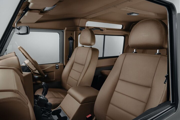 Land Rover Defender Works V8 Daktari Edition