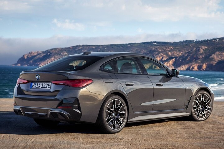 BMW i4