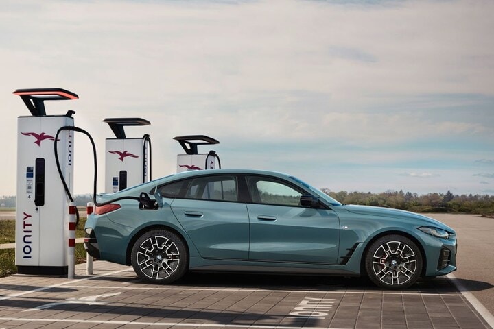 BMW i4