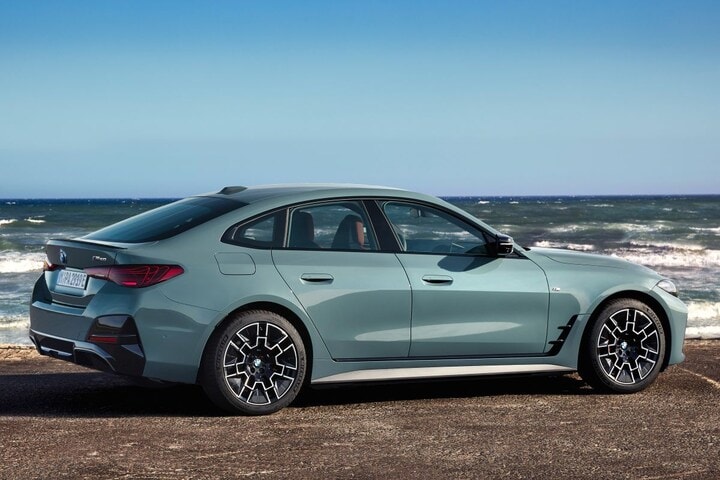 BMW i4