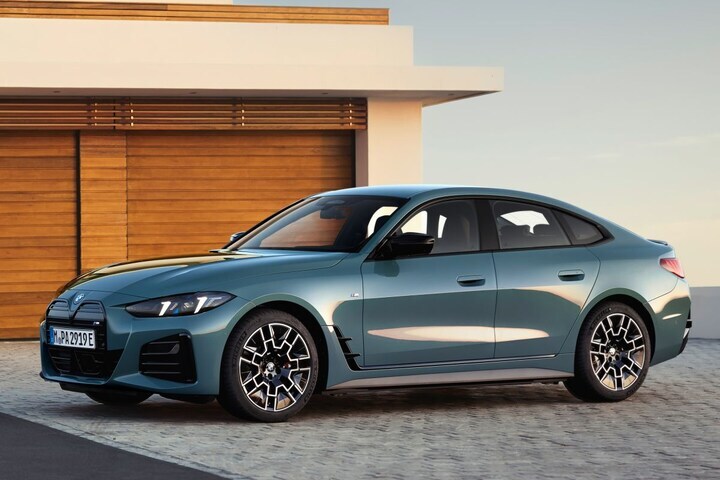 BMW i4