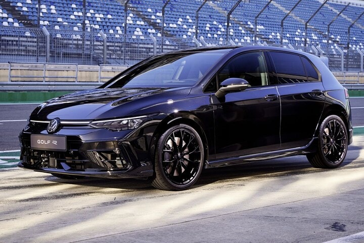 Volkswagen Golf R Black