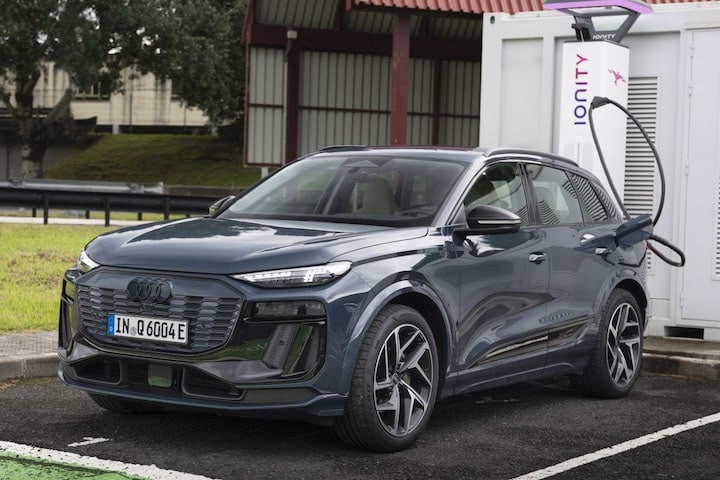 Audi Q6 e-tron quattro (2024)