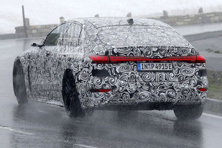Audi RS6 e-tron spyshots