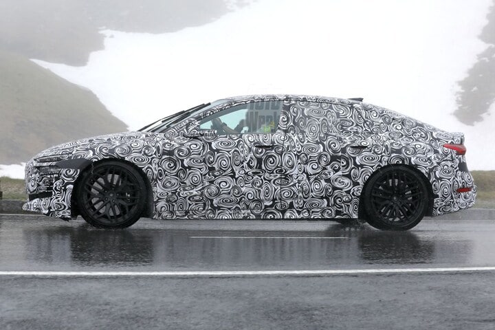Audi RS6 e-tron spyshots