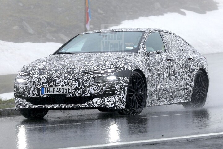 Audi RS6 e-tron spyshots