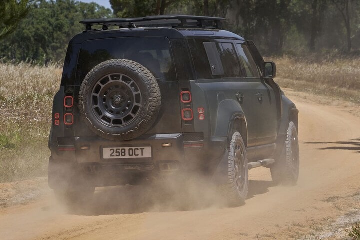 Land Rover Defender Octa