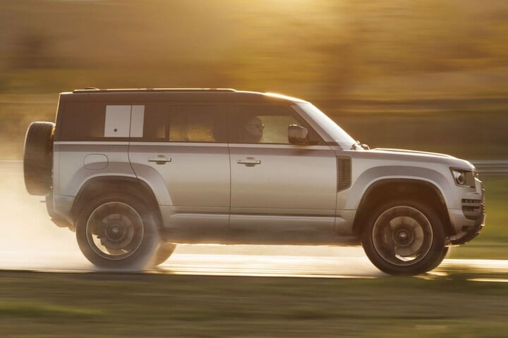 Land Rover Defender Octa