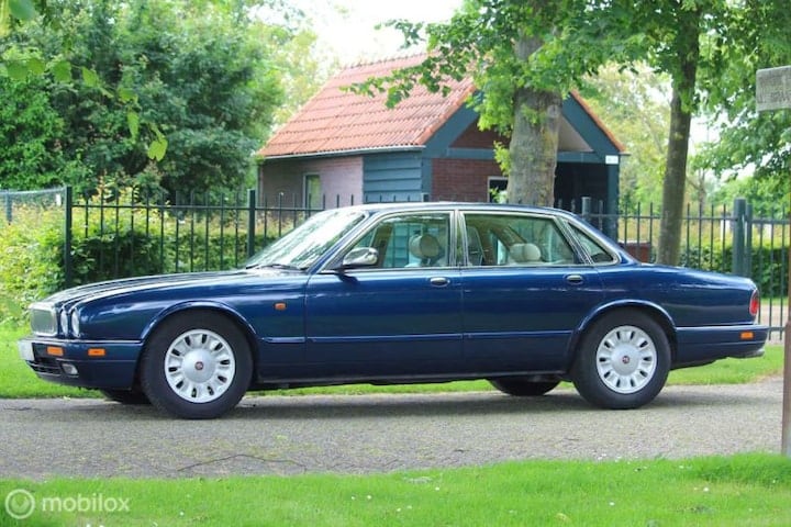 Daimler Double Six
