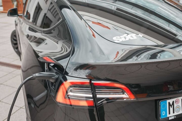 Sixt Tesla