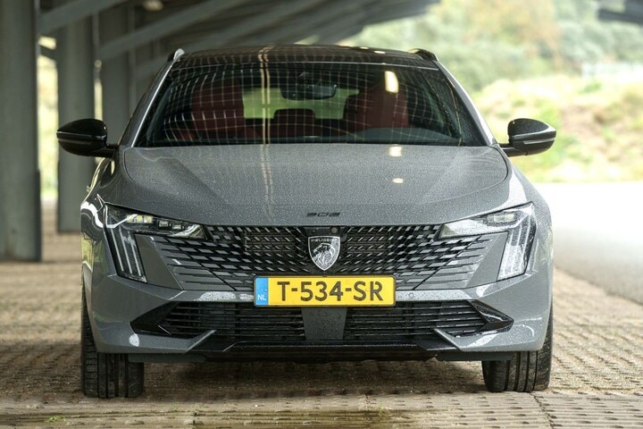 Peugeot 508 SW Hybrid 225