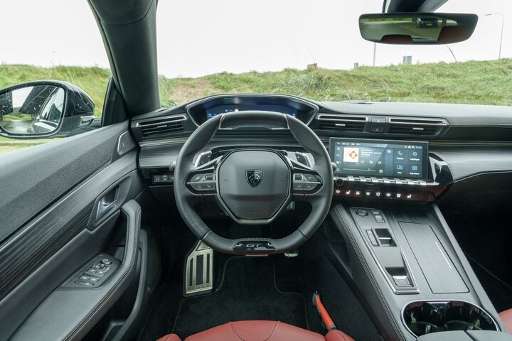 Peugeot 508 SW Hybrid 225