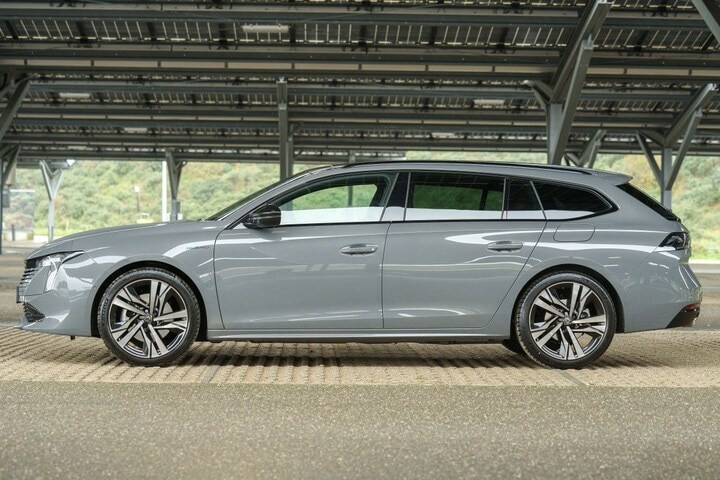 Peugeot 508 SW Hybrid 225