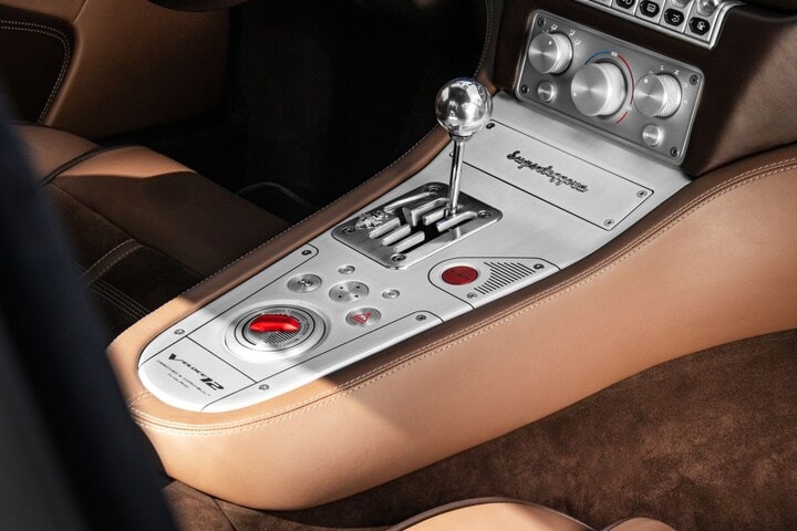 Touring Superleggera Veloce12