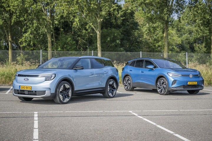 Ford Explorer naast Volkswagen ID4