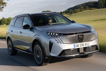 Peugeot e-5008